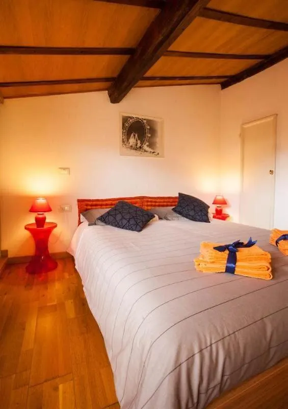 The Swallows' Lodge Florence Apartment